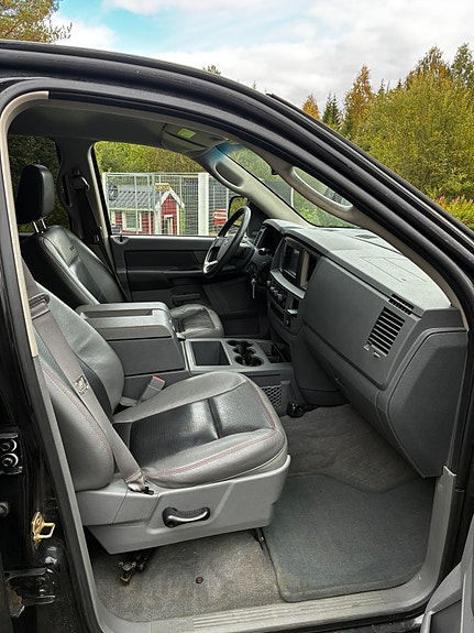 Dodge RAM 1500 7 of 12
