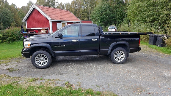 Dodge RAM 1500 3 of 12