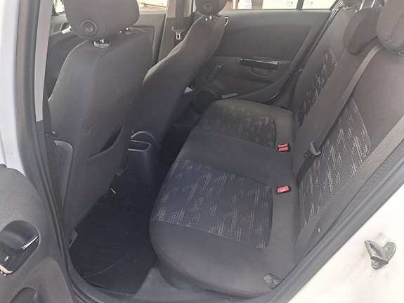 Opel Corsa 8 of 11