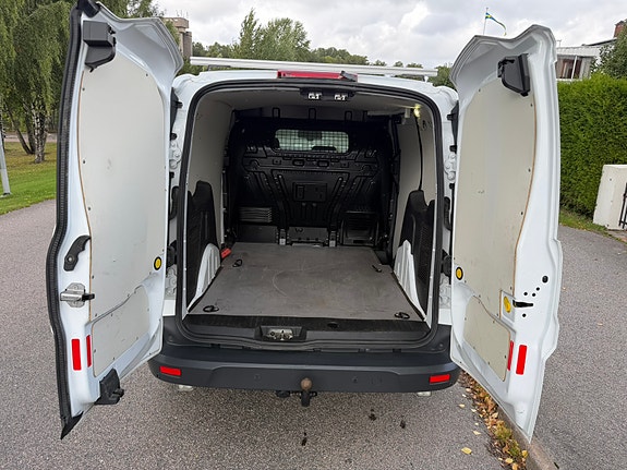 Ford Transit Connect 6 of 8