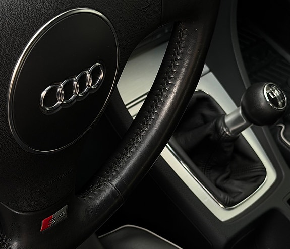 Audi S4 2 of 30