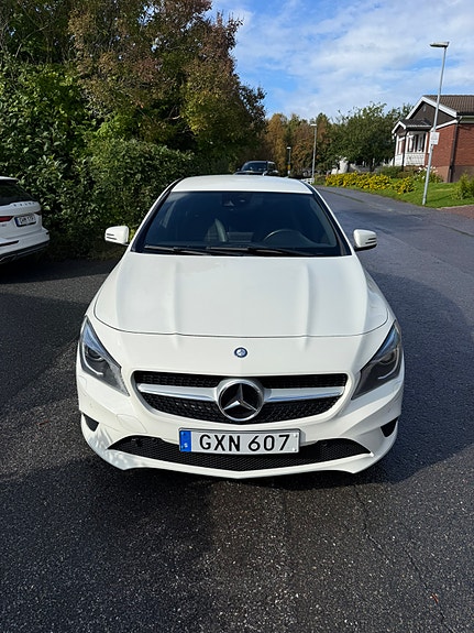 Mercedes-Benz CLA200 2 of 11
