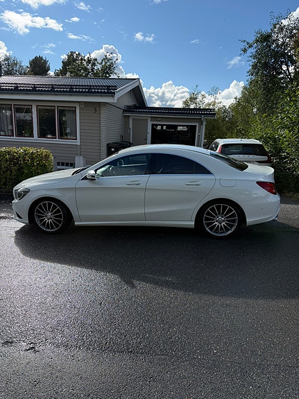 Mercedes-Benz CLA200 4 of 11