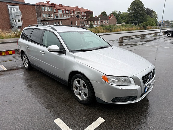 Volvo V70 4 of 6