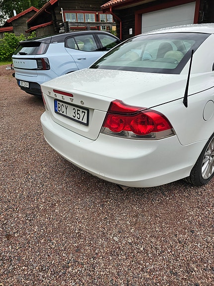 Volvo C70 2 of 3