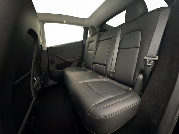 Tesla Model Y 30 of 30