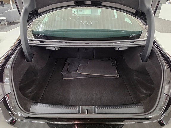 Mercedes-Benz CLA180 8 of 21