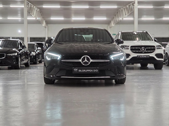 Mercedes-Benz CLA180 2 of 21