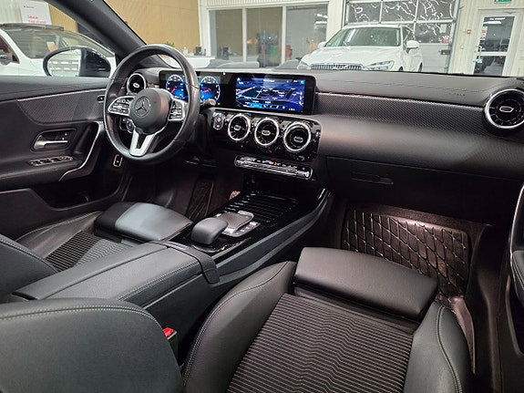 Mercedes-Benz CLA180 9 of 21