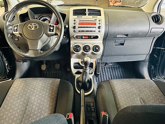 Toyota Urban Cruiser 9 of 24