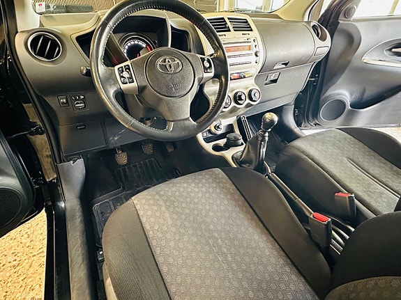 Toyota Urban Cruiser 10 of 24