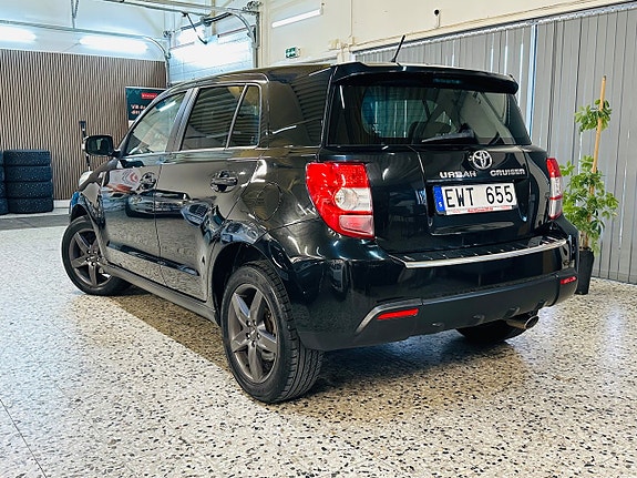 Toyota Urban Cruiser 4 of 24