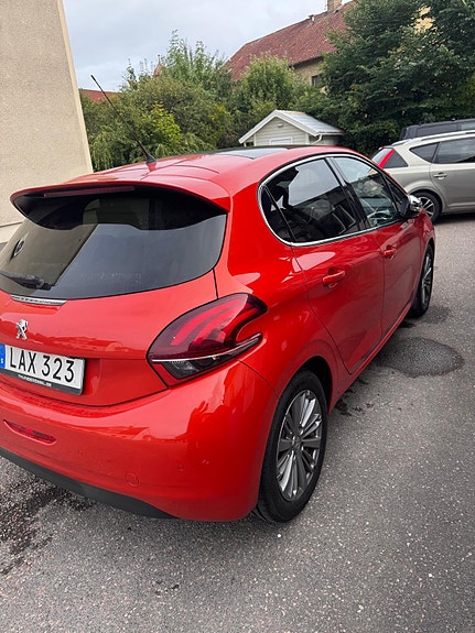 Peugeot 208 6 of 11