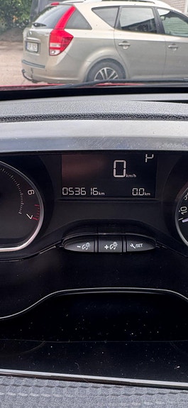 Peugeot 208 10 of 11