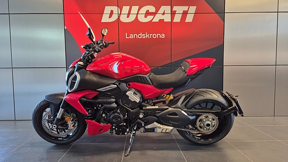 Ducati Diavel V4 2 of 3