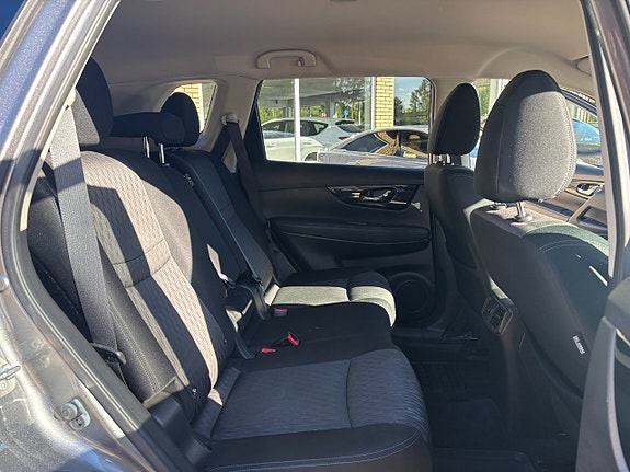 Nissan X-Trail 24 of 27