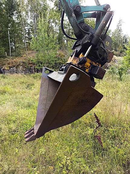 Kobelco 2 of 6