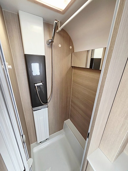 Adria 572 UT Långbädd / ALDE / PANORAMA Köp från 1523:- / Månaden 16 of 23
