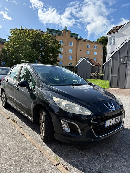 Peugeot 308 3 of 3