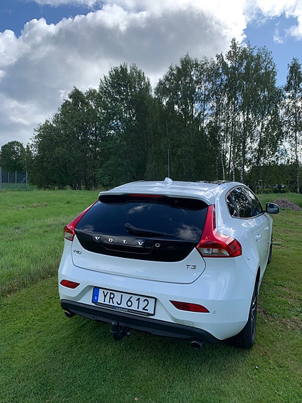 Volvo V40 3 of 7