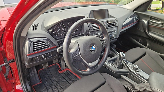 BMW 116i 9 of 12