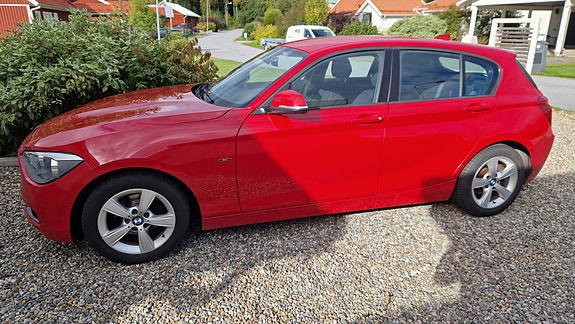 BMW 116i 2 of 12