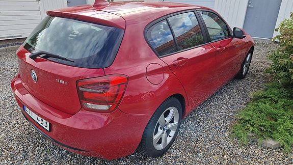 BMW 116i 5 of 12
