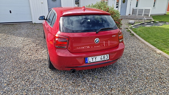 BMW 116i 4 of 12