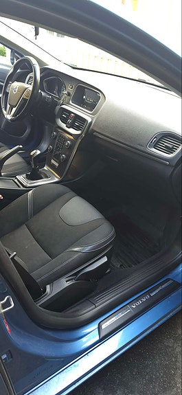 Volvo V40 10 of 13