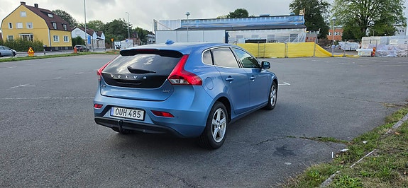 Volvo V40 3 of 13