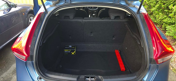 Volvo V40 12 of 13