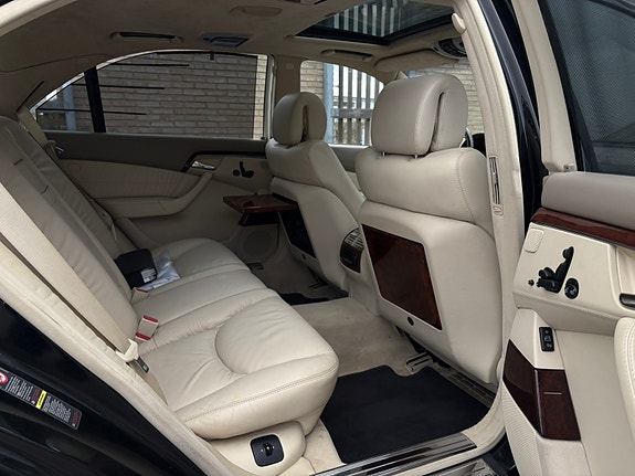 Mercedes-Benz S600 7 of 10