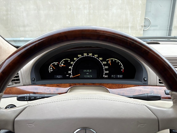Mercedes-Benz S600 10 of 10