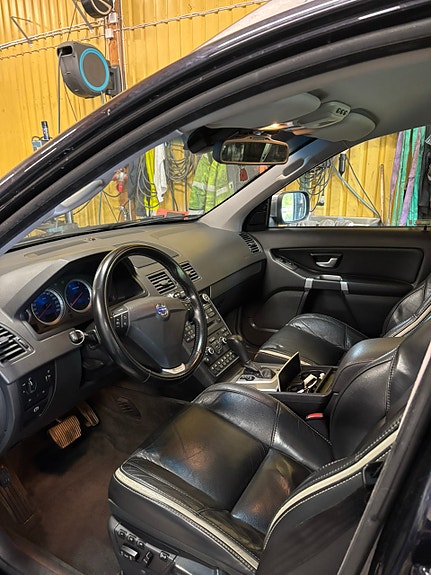 Volvo XC90 5 of 8