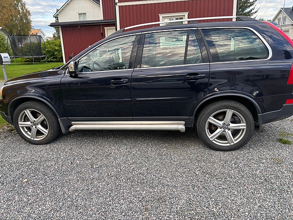 Volvo XC90 3 of 8