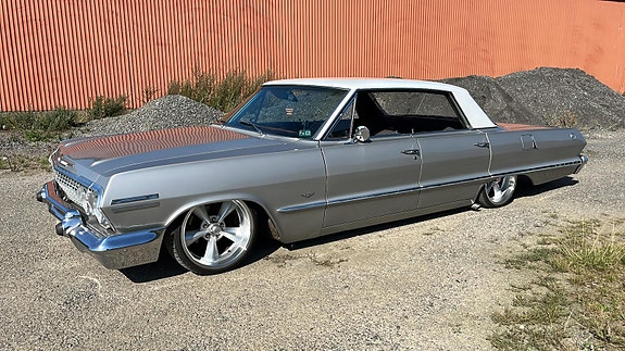 Chevrolet Impala 2 of 4