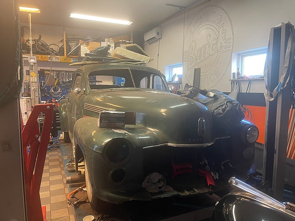 Cadillac Series 62 2 of 6