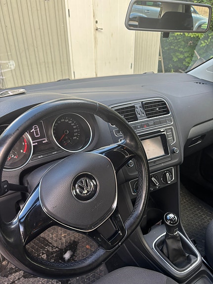 Volkswagen Polo 2 of 7