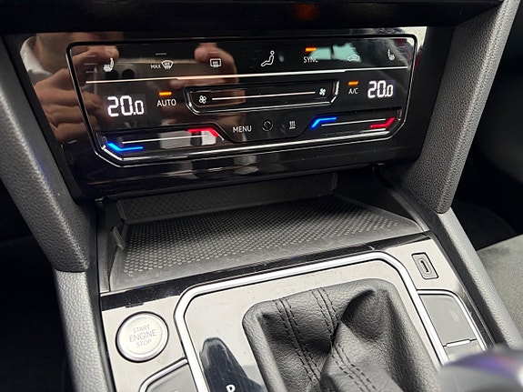 Volkswagen Passat 17 of 25