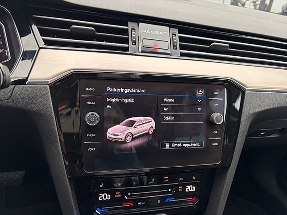 Volkswagen Passat 15 of 25