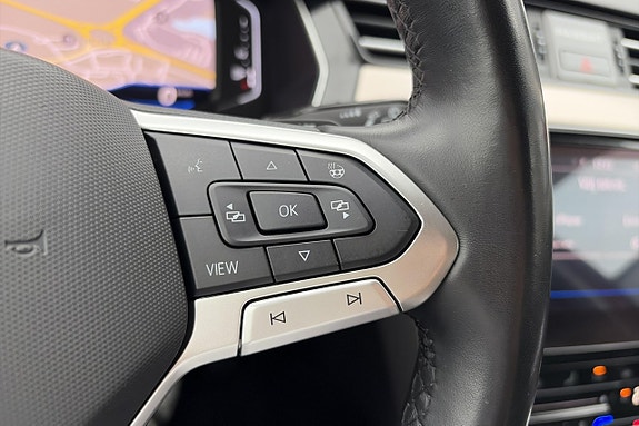 Volkswagen Passat 9 of 25