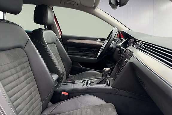 Volkswagen Passat 5 of 25