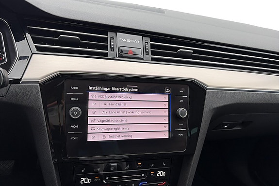 Volkswagen Passat 18 of 25