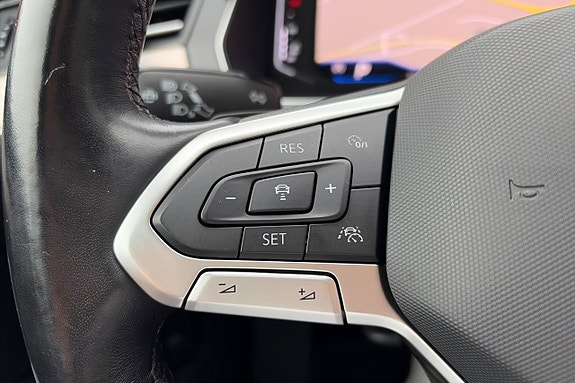 Volkswagen Passat 8 of 25