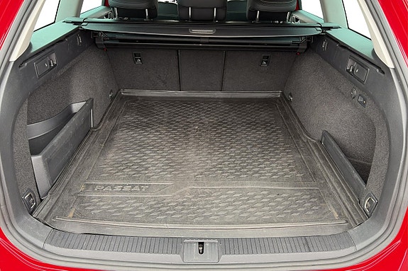 Volkswagen Passat 23 of 25