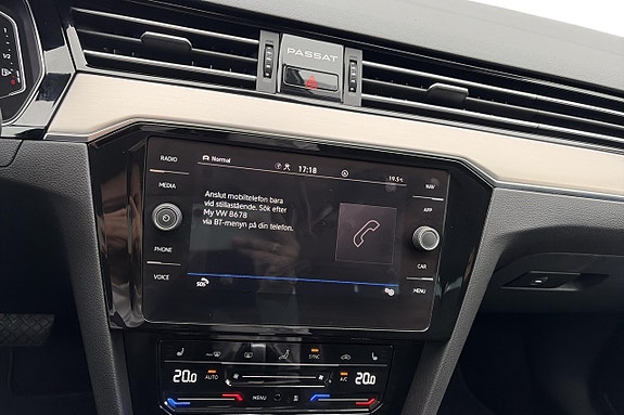 Volkswagen Passat 12 of 25