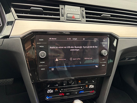 Volkswagen Passat 14 of 25