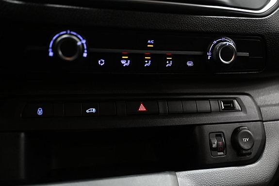 Opel Vivaro 26 of 30