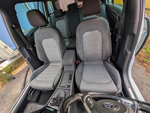 Volkswagen Golf VII 10 of 12