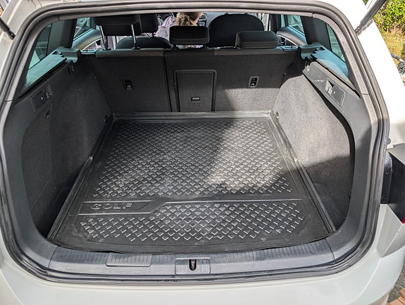 Volkswagen Golf VII 9 of 12